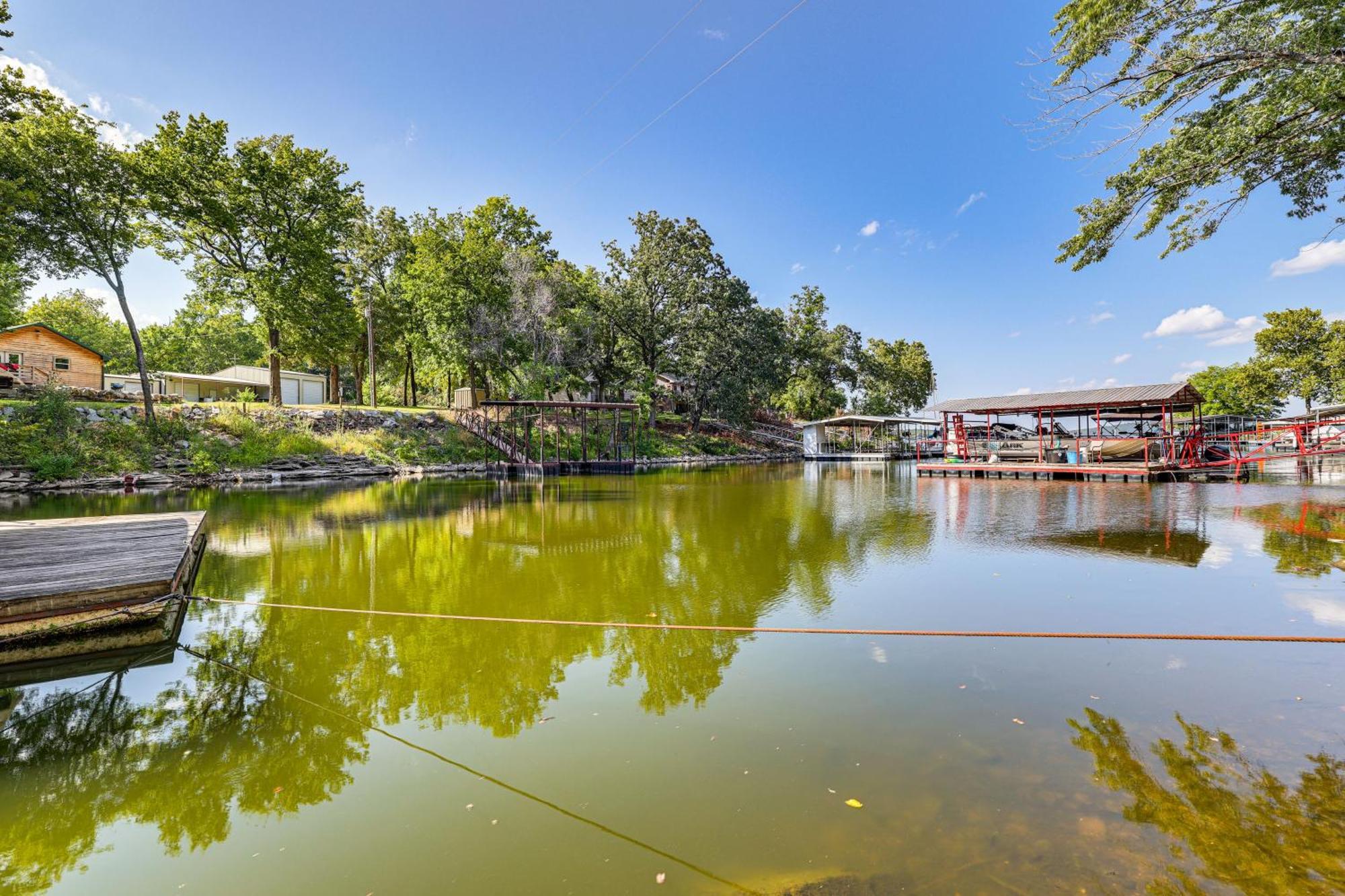 Grove Lakefront Cabin With Water And Dock Access! Esterno foto