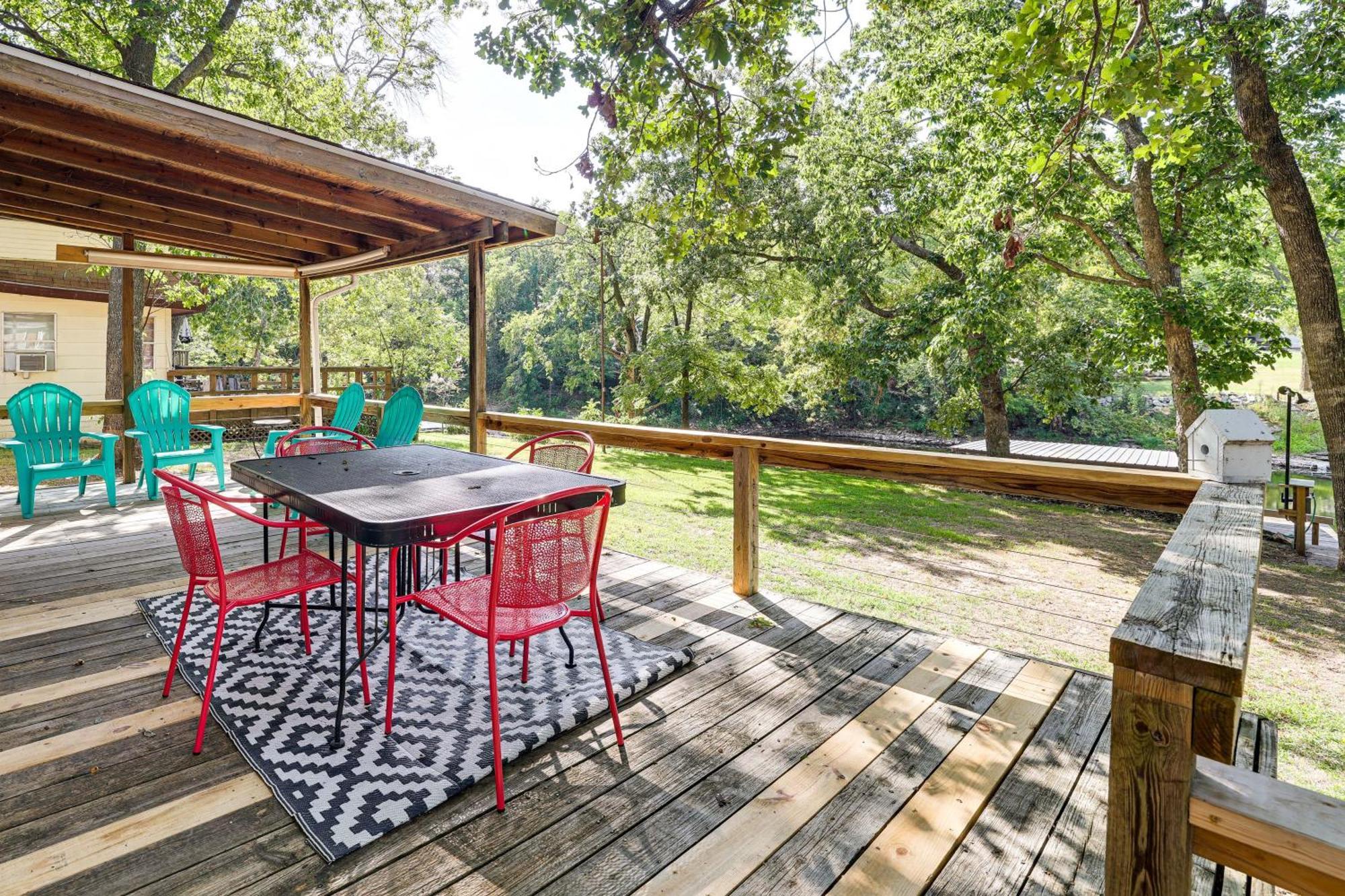 Grove Lakefront Cabin With Water And Dock Access! Esterno foto
