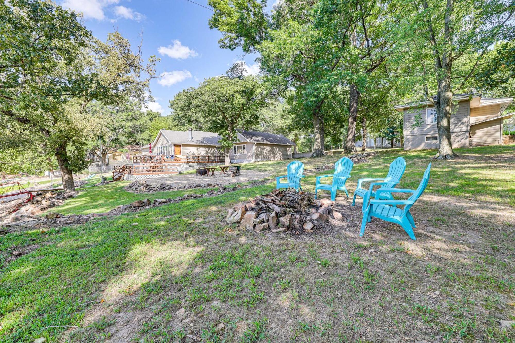Grove Lakefront Cabin With Water And Dock Access! Esterno foto